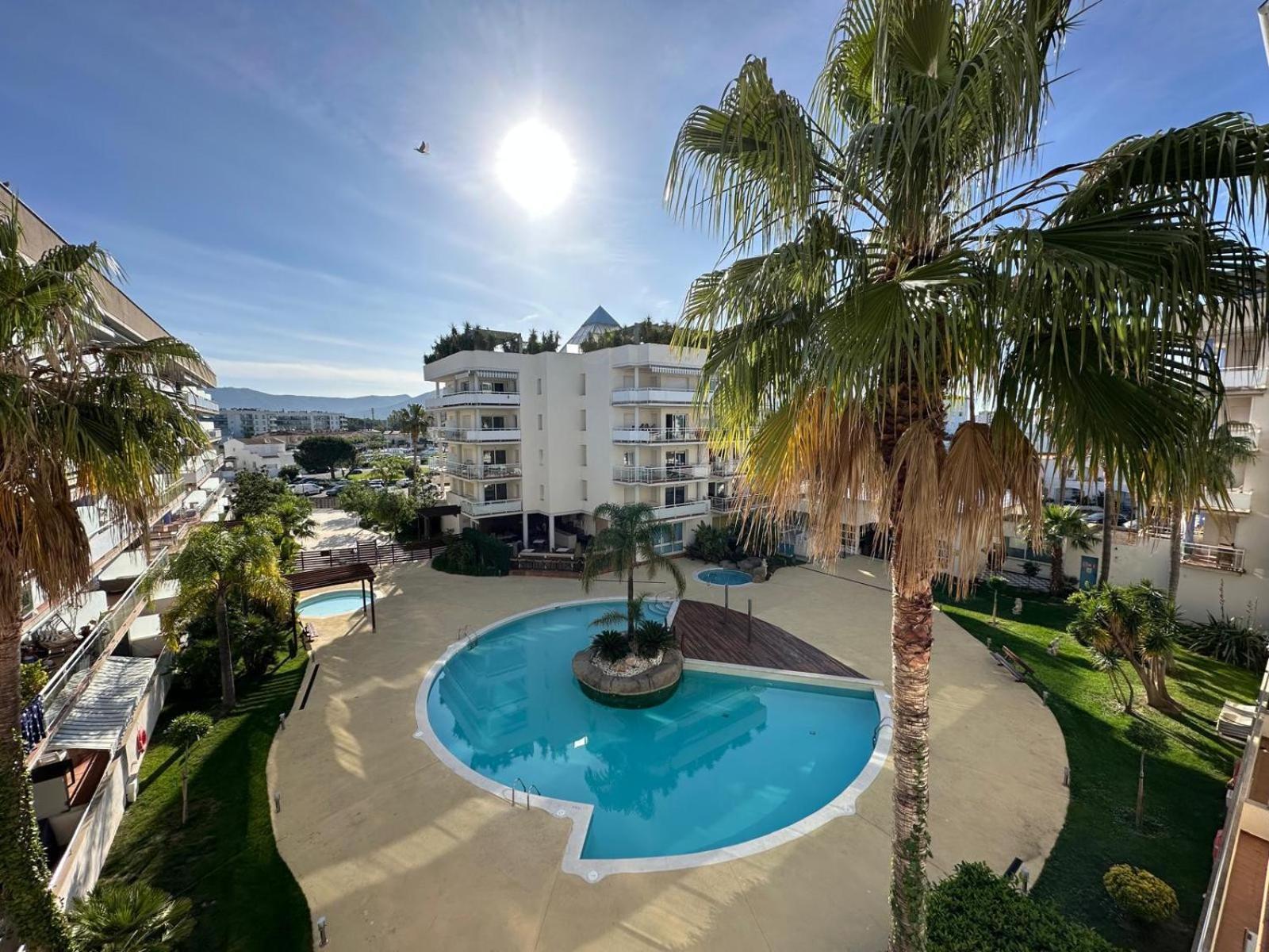 Bonito Piso En Roses Con Piscina Y Parking Av-66 아파트 외부 사진